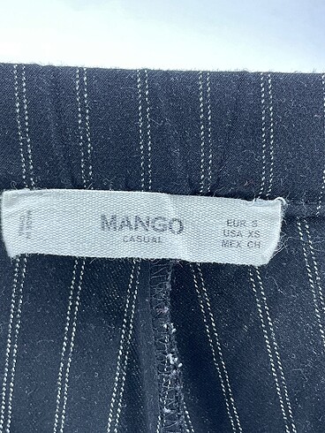 36 Beden siyah Renk Mango Kumaş Pantolon %70 İndirimli.