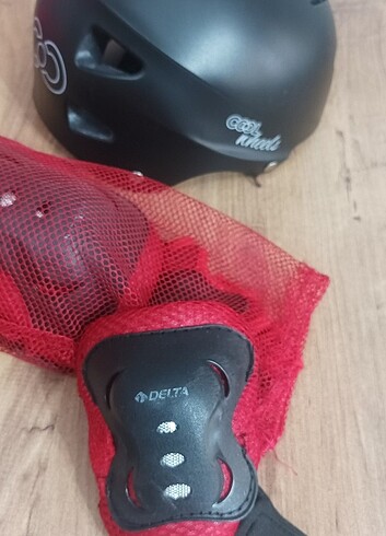 Kask ve dizlik&dirsek seti