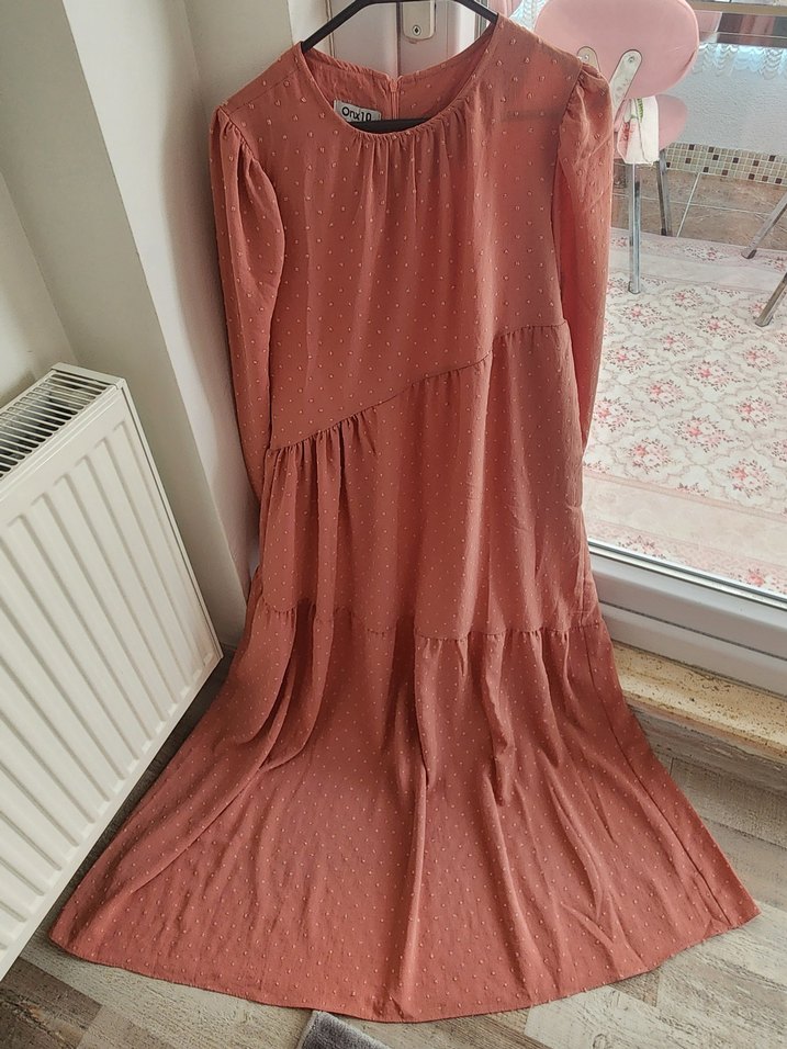 Drapeli pembe pıtpıtlı uzun Elbise - Görsel 4