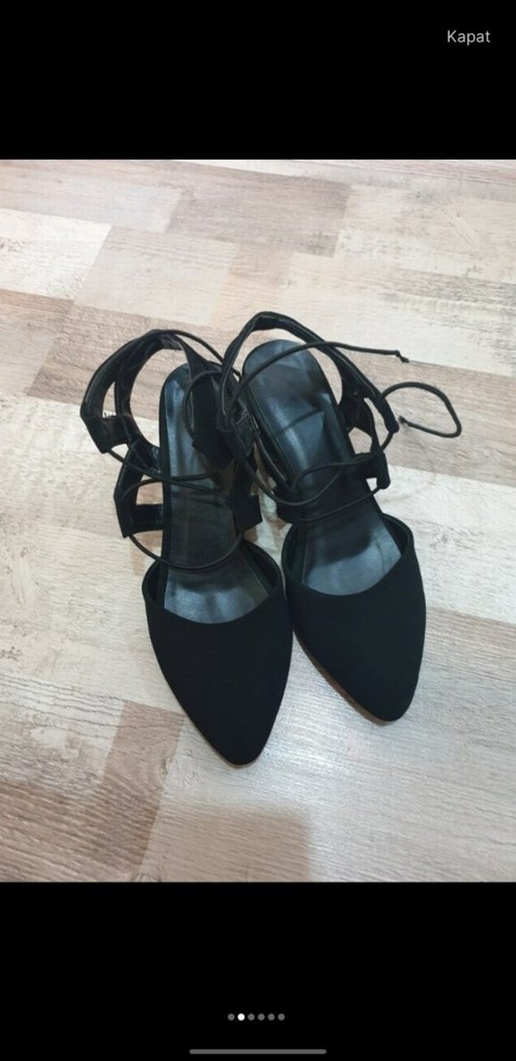 Siyah Süet Kemerli Topuklu Kadın Ayakkabı - Görsel 2
