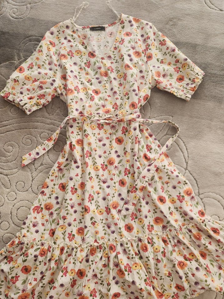 Çiçek Desenli Beyaz elbise - Görsel 3