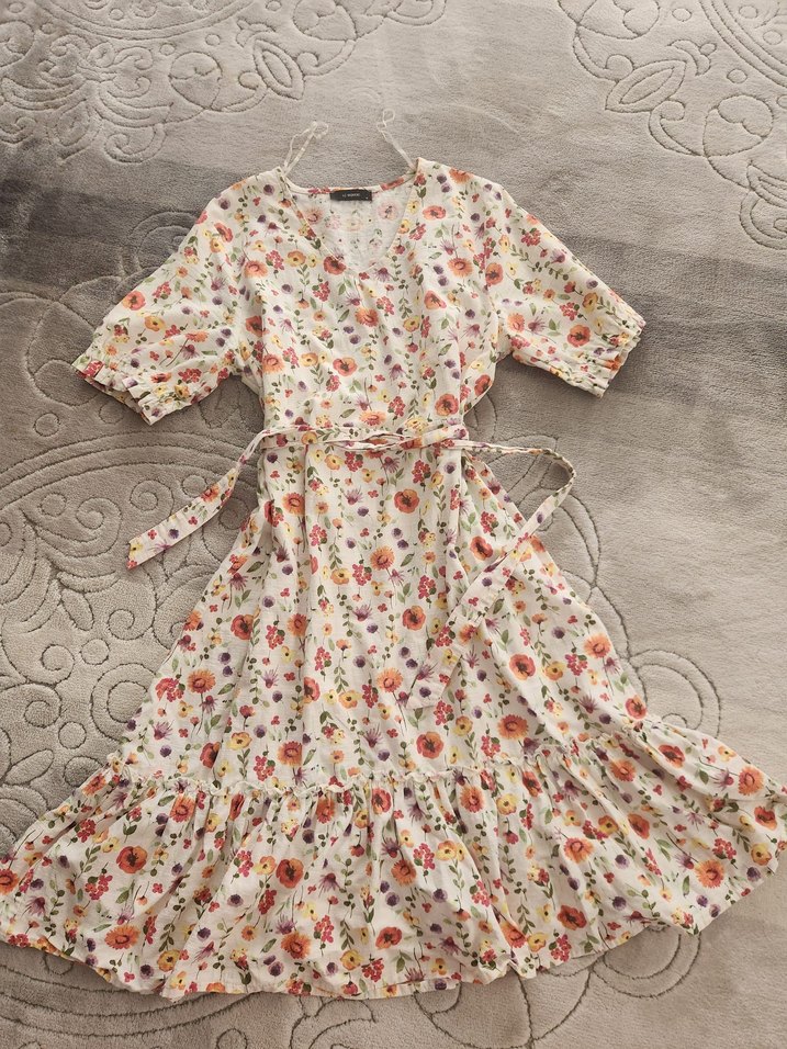 Çiçek Desenli Beyaz elbise - Görsel 4