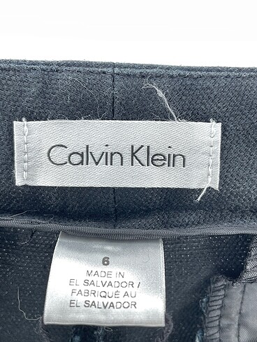 34 Beden siyah Renk Calvin Klein Düz Kesim %70 İndirimli.