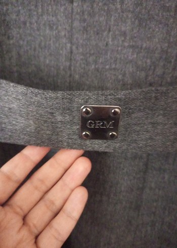 Gri Kabarık Yaka Detaylı Kaban - Görsel 9