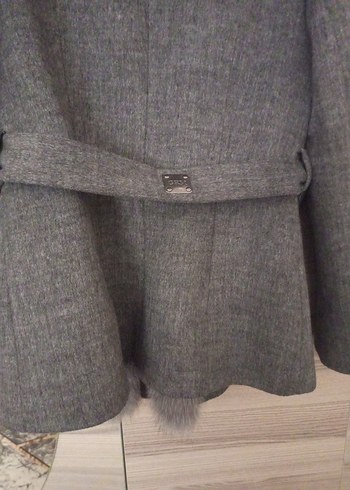 Gri Kabarık Yaka Detaylı Kaban - Görsel 8