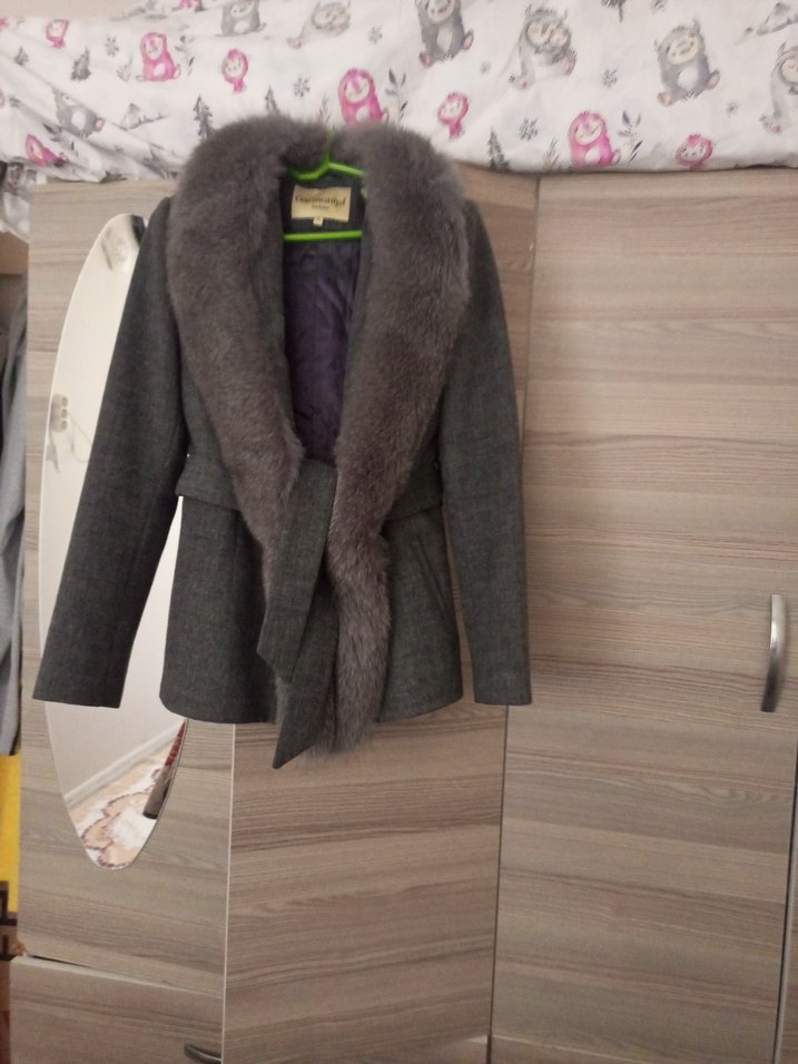 Gri Kabarık Yaka Detaylı Kaban - Görsel 2