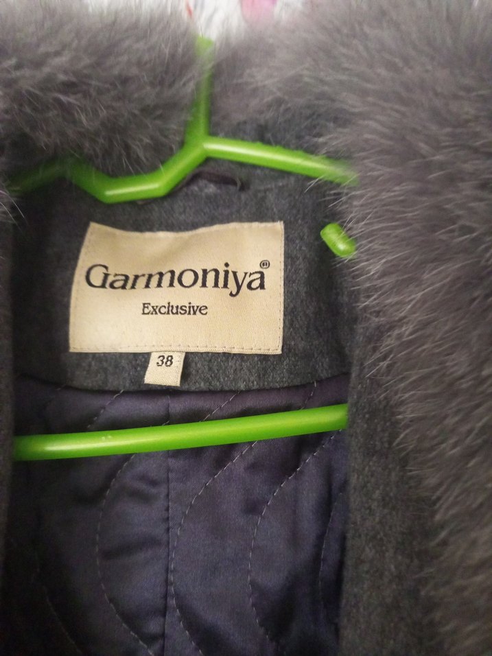 Gri Kabarık Yaka Detaylı Kaban - Görsel 3