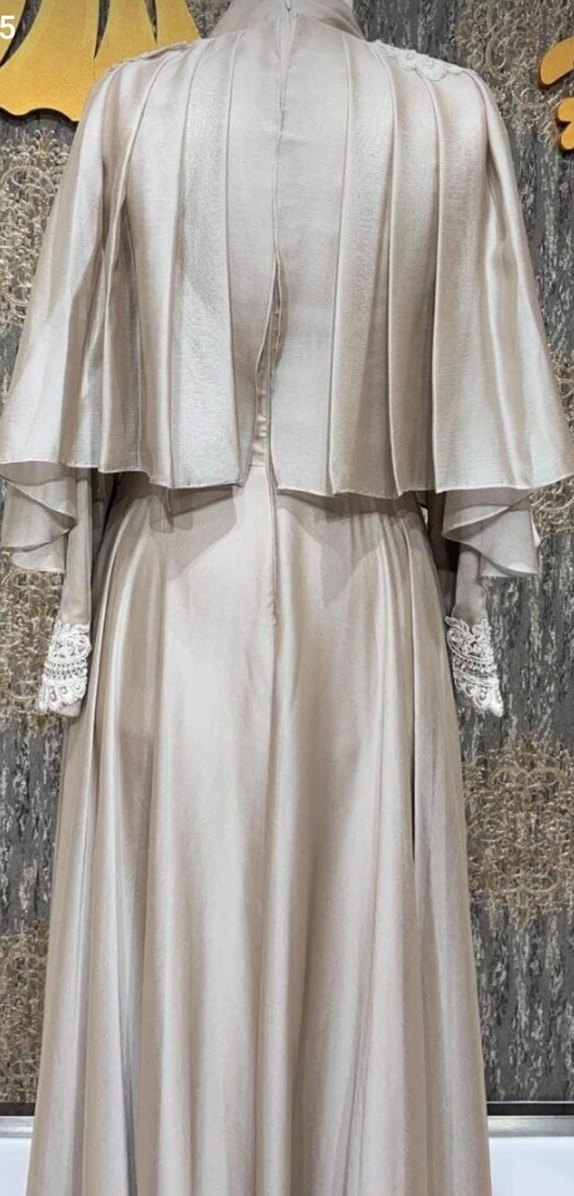 Drapeli Beyaz V Yakalı Nakışlı Kadın Abiye - Görsel 2