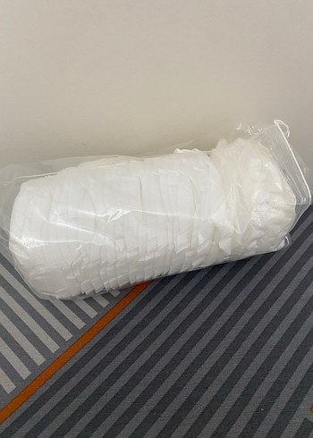 Beyaz Göğüs Pedi - Görsel 2