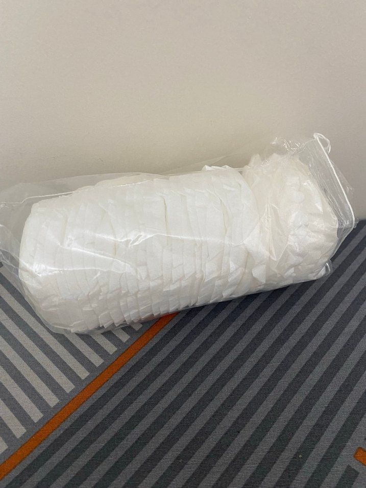 Beyaz Göğüs Pedi - Görsel 2