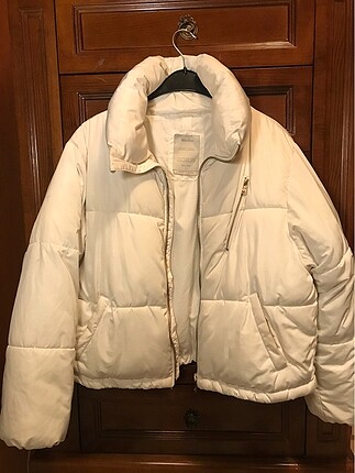 Bershka beyaz şişme mont