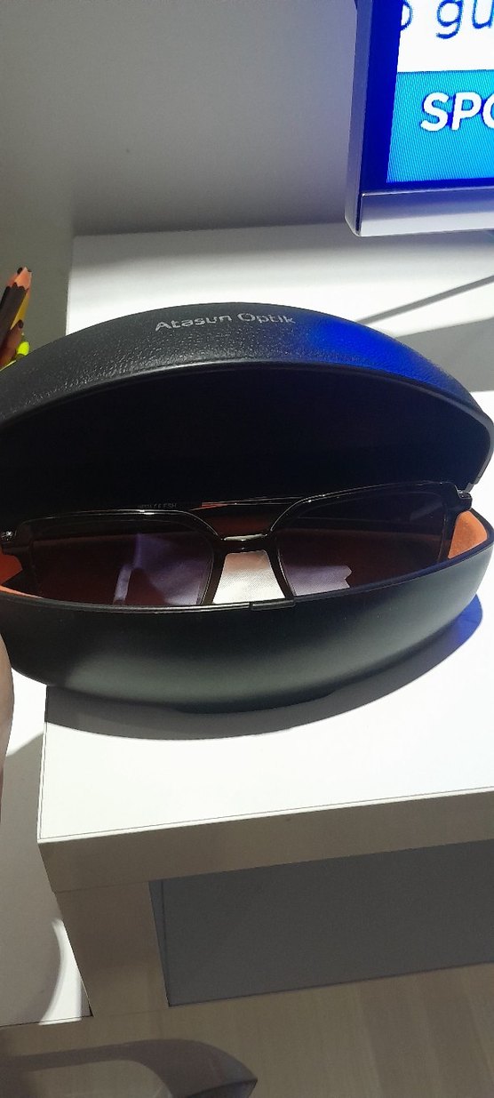 Şeffaf Gri Minimalist Kadın Güneş Gözlüğü - Görsel 5