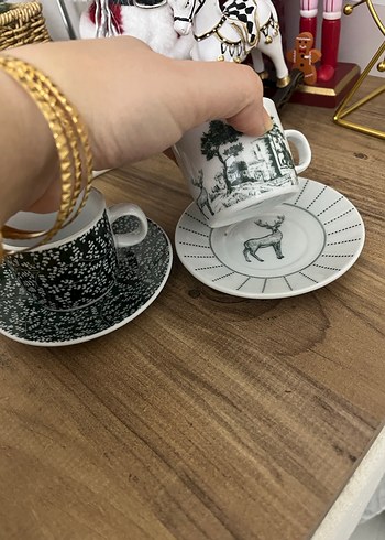 Desenli yeşil Beyaz Kahve Fincanı ve Tabağı Seti - Görsel 2