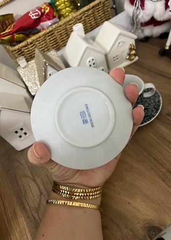 Desenli yeşil Beyaz Kahve Fincanı ve Tabağı Seti - Görsel 3