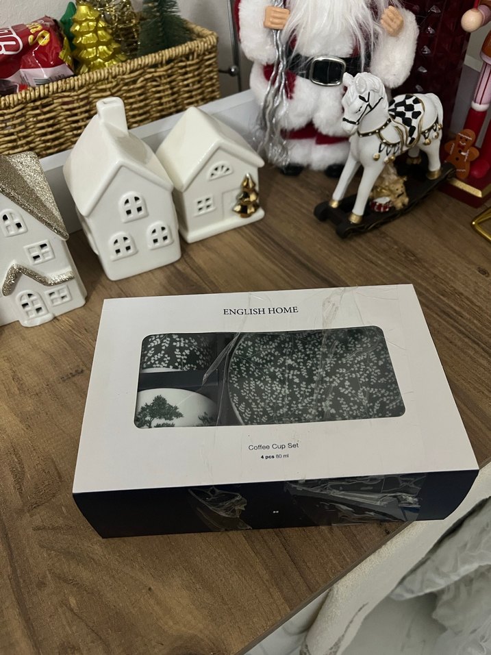 Desenli yeşil Beyaz Kahve Fincanı ve Tabağı Seti - Görsel 4