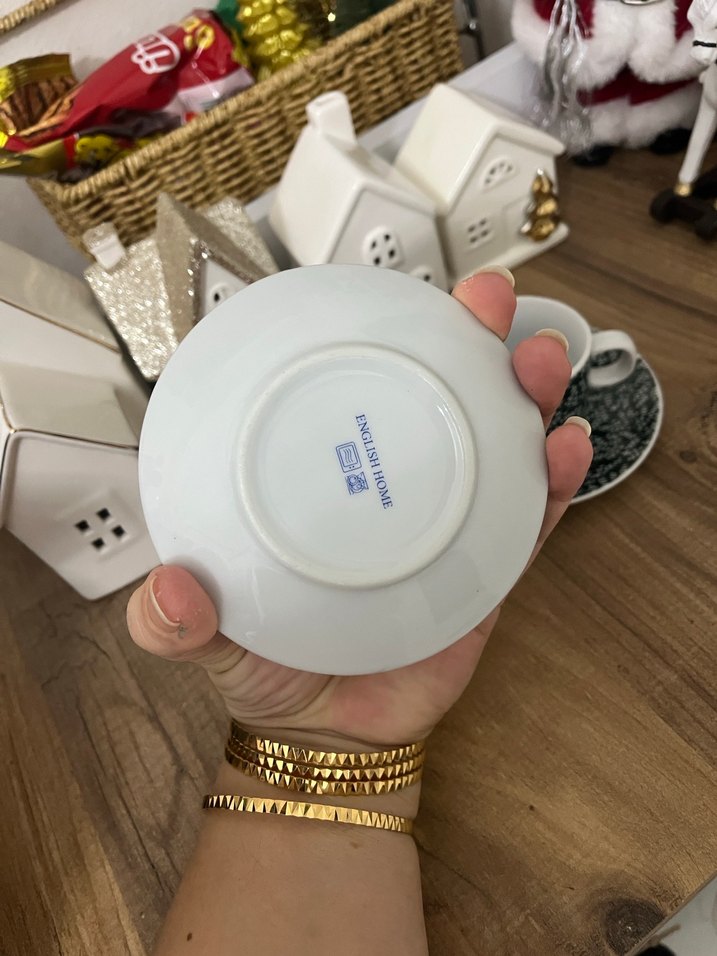 Desenli yeşil Beyaz Kahve Fincanı ve Tabağı Seti - Görsel 3