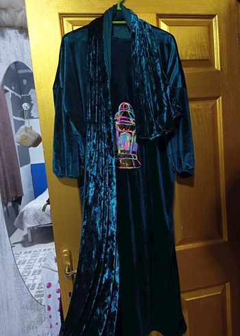 Uzun yesil kadife Gotik Nakışlı - Görsel 2