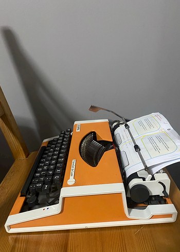 Turuncu Retro Daktilo - Görsel 5