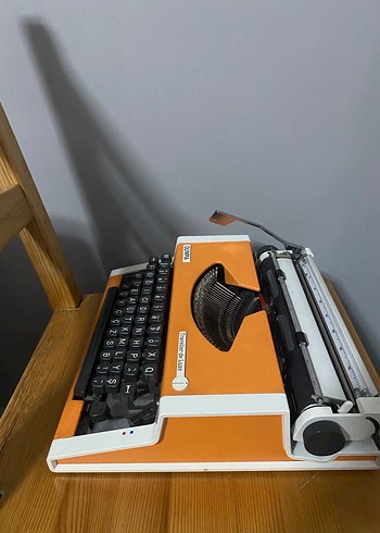 Turuncu Retro Daktilo - Görsel 6