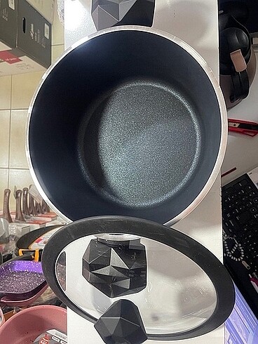 Beden Karaca bio diamond 24 cm silikon kapaklı tencere
