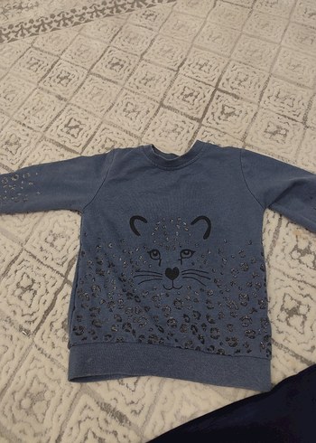 Gri baskılı, tüylü detaylı kız eşofman takımı - Görsel 3