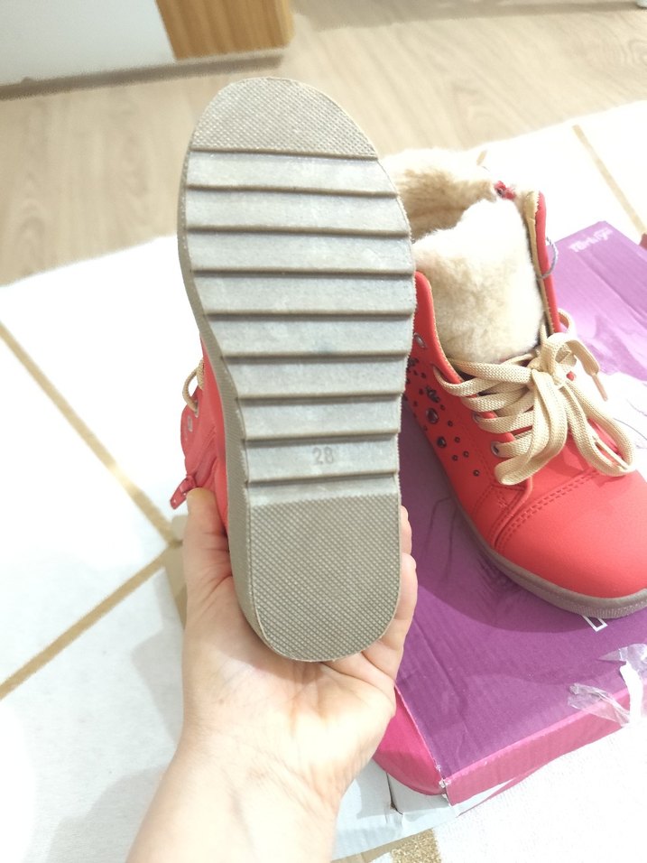 Kız Çocuk Kırmızı Kürklü Bot - Görsel 5