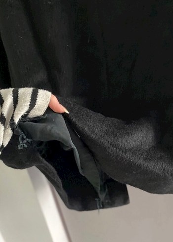 Siyah Düğmeli Kaban - Görsel 4