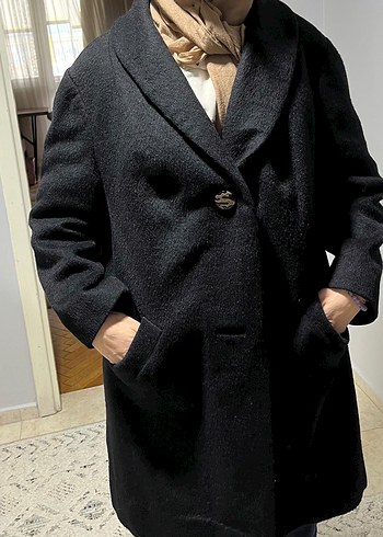 Siyah Düğmeli Kaban - Görsel 5