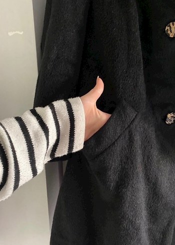 Siyah Düğmeli Kaban - Görsel 3