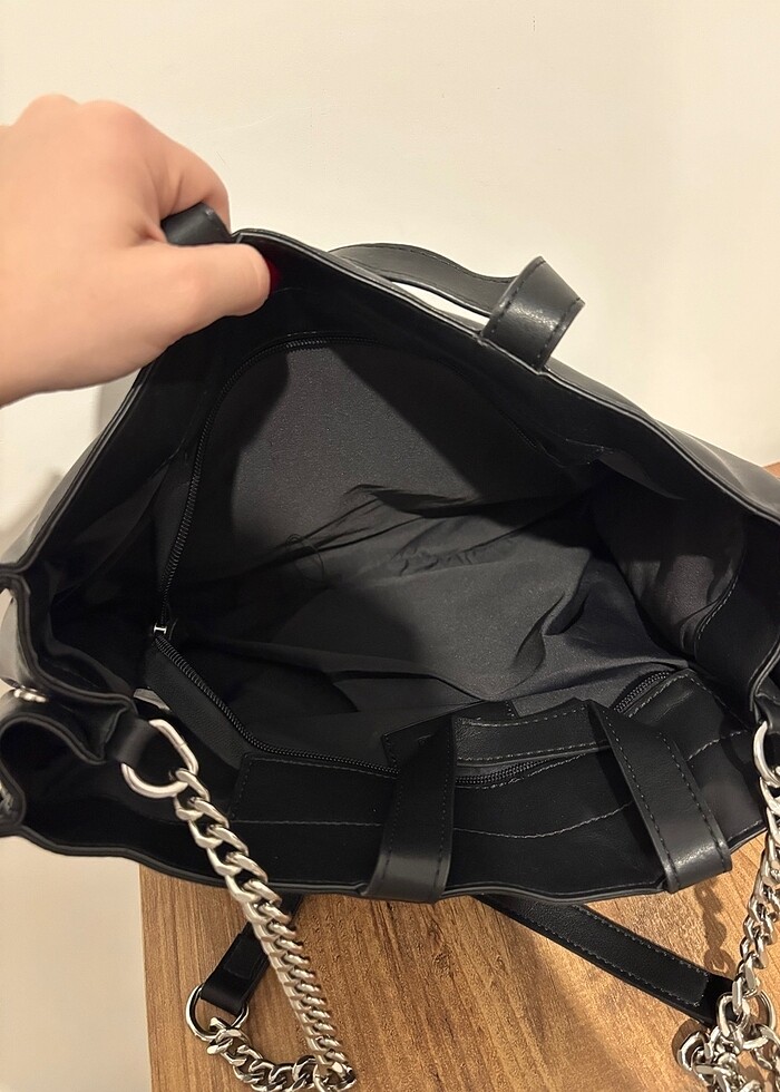 Bershka büyük siyah çanta - Görsel 4