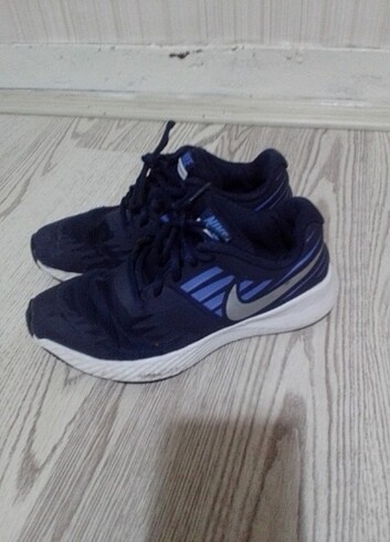 Nike spor ayakkabi