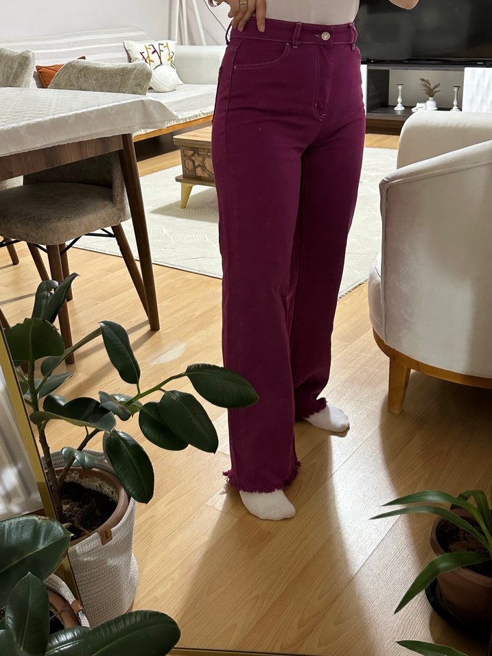 Mor Rahat Kesim Midi Kadın Kot Pantolon
İki kere tek giyildi - Görsel 3