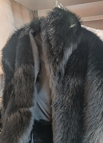 Diğer Krem rengi ve siyah kürk