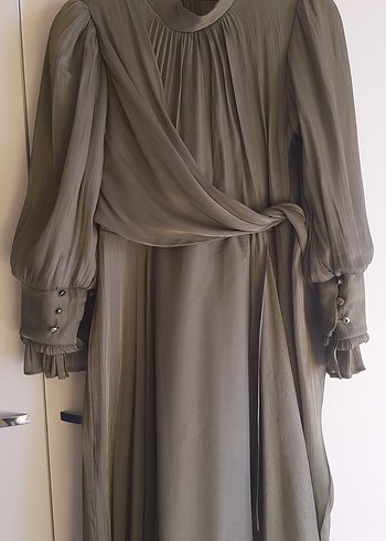 Uzun Kollu, Yüksek Yakalı Haki Uzun Elbise - Görsel 2