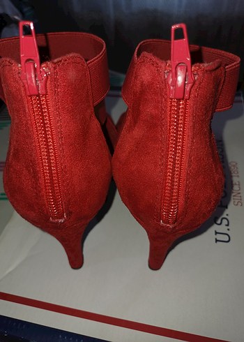 kırmızı topuklu - Görsel 3