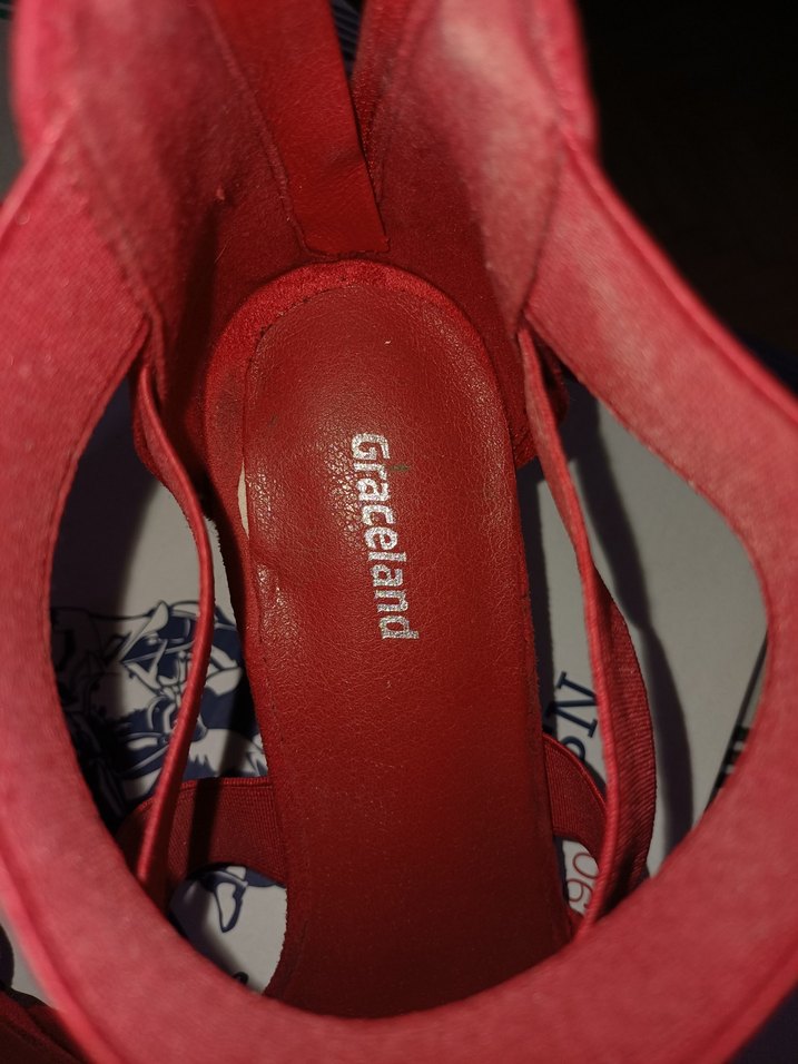 kırmızı topuklu - Görsel 2