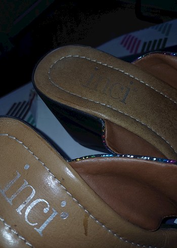 Renkli  Desenli Dolgu Topuklu Terlik - Görsel 2