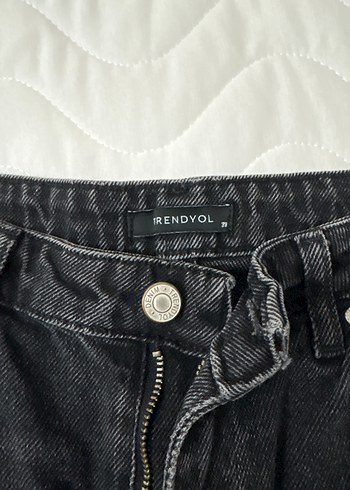 Trendyol & Milla Siyah Rahat Kesim Kadın Kot Pantolon