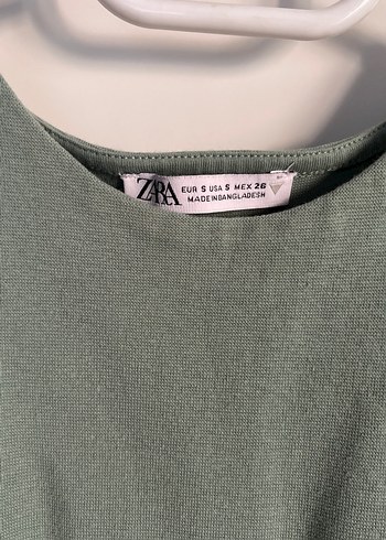 Zara Uzun yeşil yandan belleri açık zara elbise