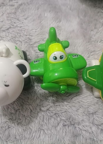 Yeşil Renkli Oyuncak Uçak - Görsel 2