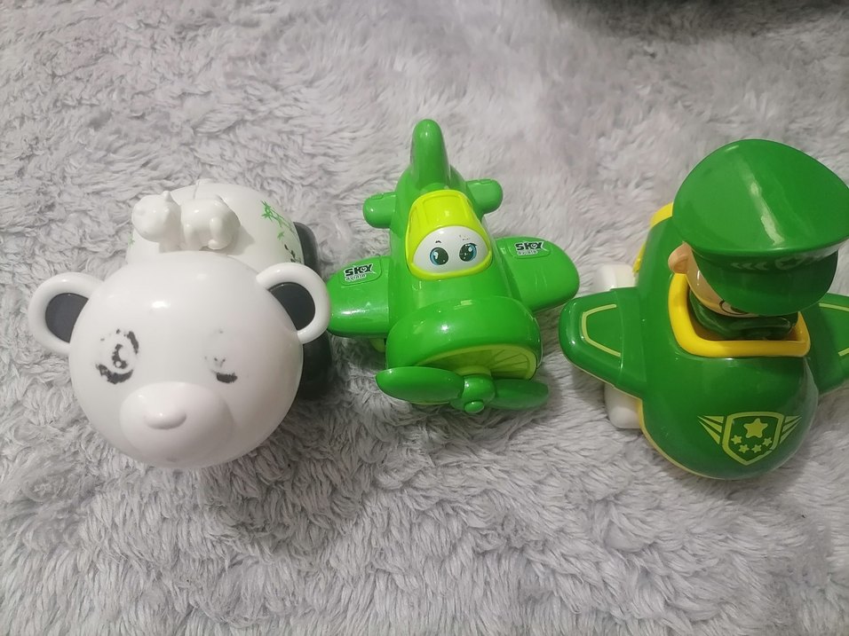 Yeşil Renkli Oyuncak Uçak - Görsel 2