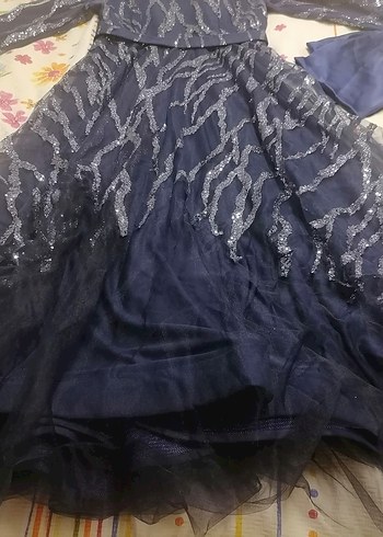 Uzun Kollu Nakışlı Lacivert Abiye Elbise bir kez giyindi - Görsel 3