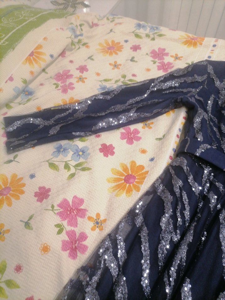 Uzun Kollu Nakışlı Lacivert Abiye Elbise bir kez giyindi - Görsel 5