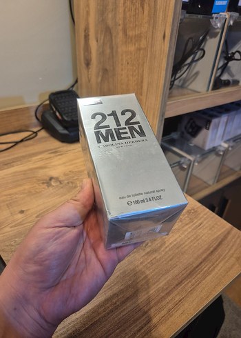 Carolina Herrera 212 Men | Erkek Parfümü 100 ml - Görsel 3