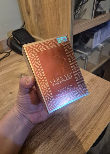 Versace Eros Flame Erkek Parfümü 100 ml - Görsel 5