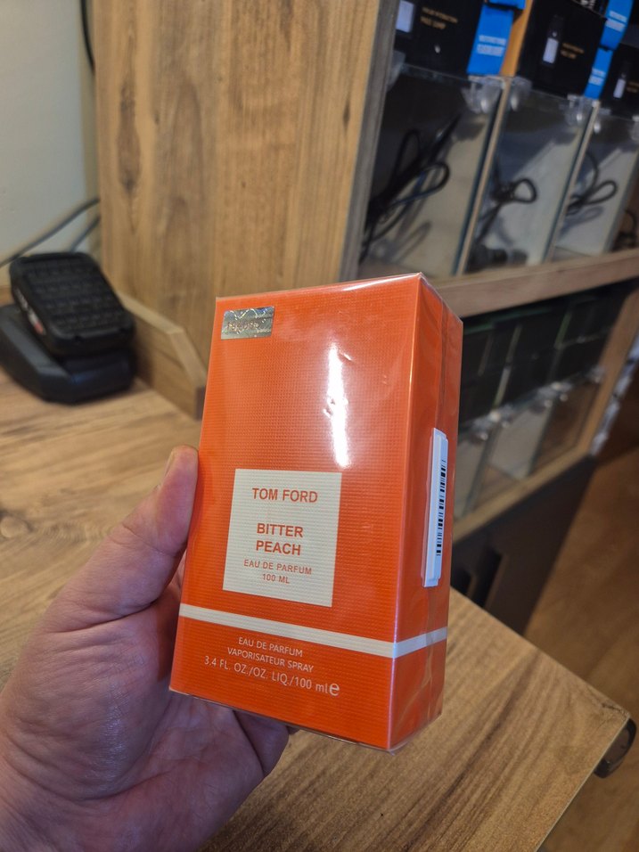 Tom Ford Bitter Peach | Kadın Parfümü 100 ml - Görsel 2