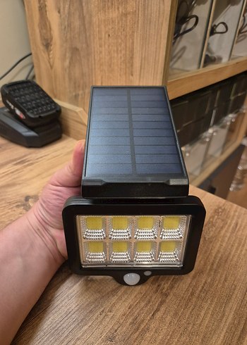 Solar Lamba Projektör | Güneş Şarjlı LED IP68 | Uzaktan Kontrol - Görsel 7