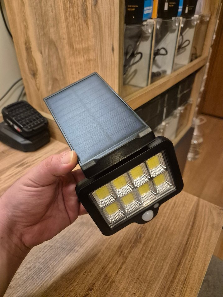 Solar Lamba Projektör | Güneş Şarjlı LED IP68 | Uzaktan Kontrol - Görsel 2