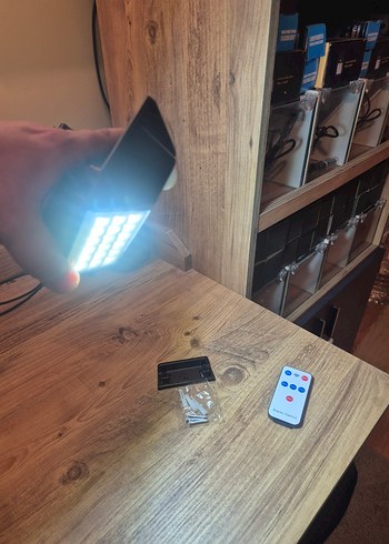 Solar Lamba Projektör | Güneş Şarjlı LED IP68 | Uzaktan Kontrol - Görsel 9