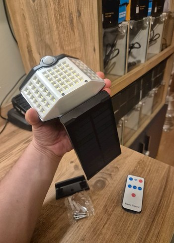 Solar Lamba Projektör | Güneş Şarjlı LED IP68 | Uzaktan Kontrol - Görsel 8